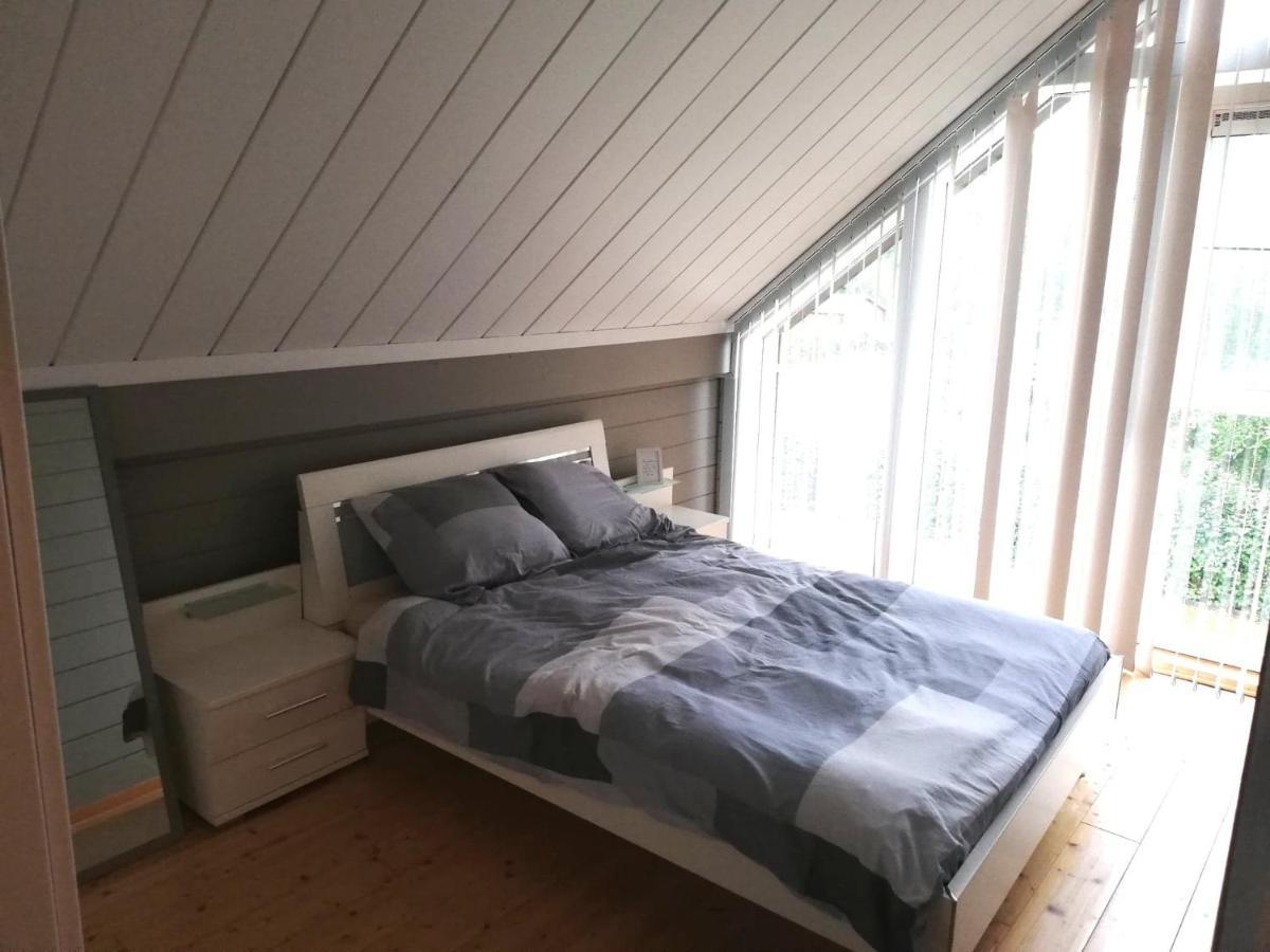 Maison 3 Chambres A 200 M De La Plage Des Lacs De L Eau D Heure Froid-Chapelle Екстериор снимка