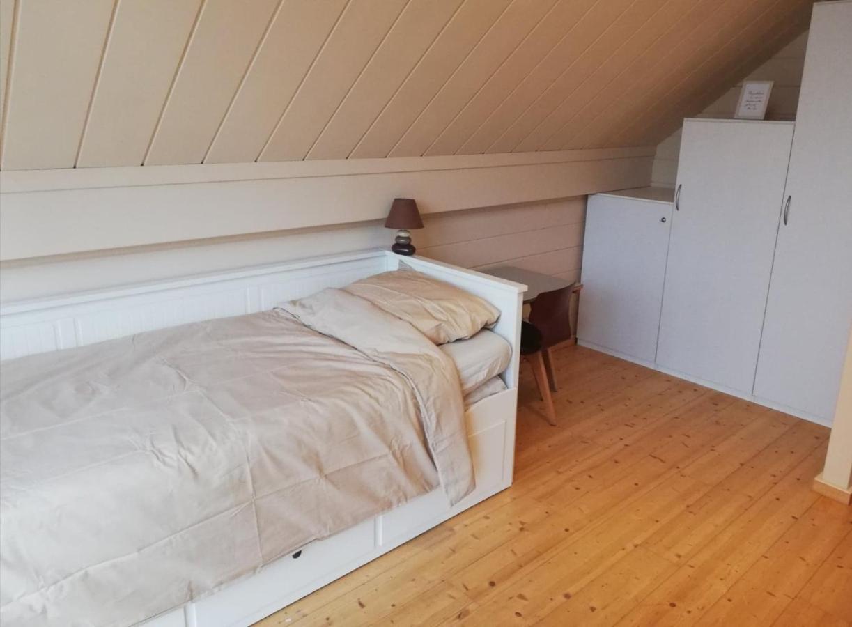 Maison 3 Chambres A 200 M De La Plage Des Lacs De L Eau D Heure Froid-Chapelle Екстериор снимка